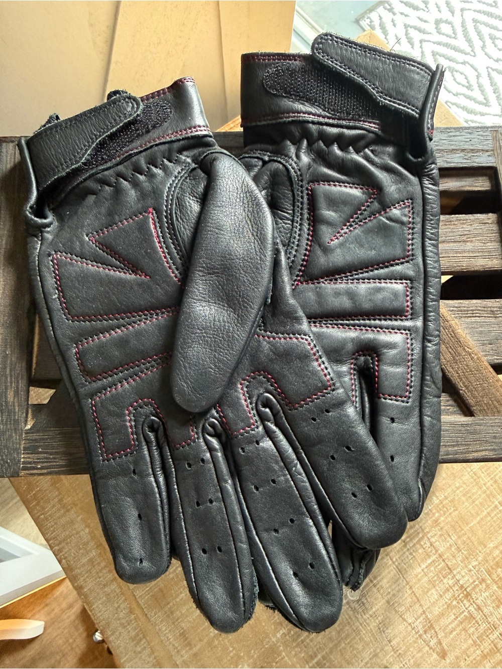 Harley-Davidson Black and White Leather Jacket Label Detail and gloves size sm - Picture 4 of 11